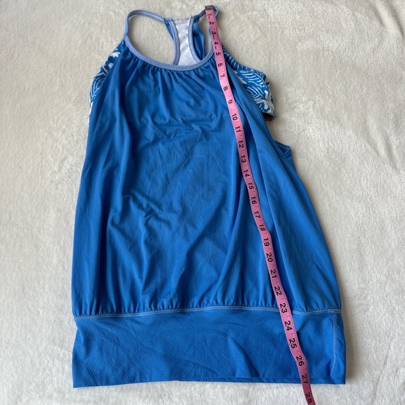 Lululemon tank - Picture 5 of 8